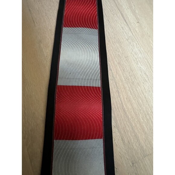 Versani 100% Silk Neck Tie Red And Gray - Picture 7 of 8